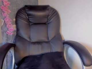 Emilyy-77