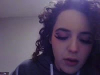 Hai ik ben Yusra 18 jaar en van Marokkaanse afkomst. Ik maak in mijn dagelijkse leven 18+  content en ervaar daar heel veel plezier in. Ik ben een vollere dame met grote borsten een dikke kont een klein buikje lief gezichtje en een bos vol krullen boven en beneden.ik doe aan augyo, foot, BDSM, SM, GFE, dominantie, onderdanigheid,en Golden shower fetisj. Naast fetisj doe ik ook aan twerken, boobie shows en samen spelen.