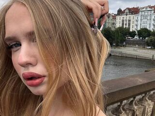 fingering webcamgirl AmberWindow