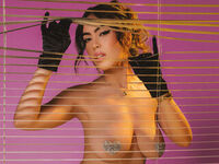 hot webcam slut AmelyLu