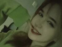 hot cam girl fingering shaved pussy CamelliaVega
