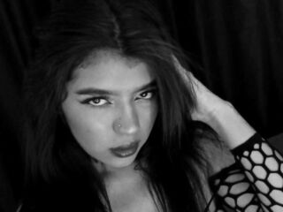 camgirl showing tits CharlotheLee