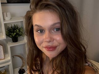 camslut topless JenetteKotzur