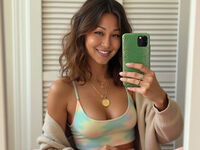 hot cam girl fingering shaved pussy LeahReel