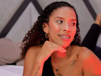 naked girl with webcam masturbating with vibrator NicoleBakker