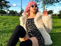 foot worship chat room SaskiaVellour