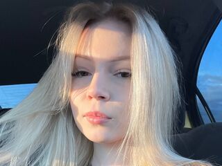 naughty camgirl masturbating with dildo AdellWaskey