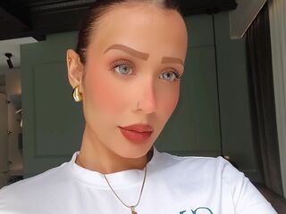 webcam strip tease show AdrianaRossetti