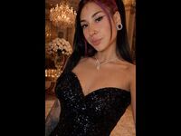 topless webcam girl AmelieVaillant