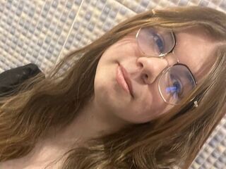 girl cam live AminaBlooms