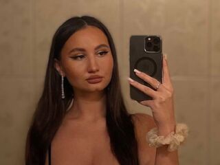 naked webcamgirl AriaWaverly