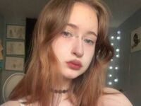 naughty camgirl masturbating with vibrator ArwenSilver