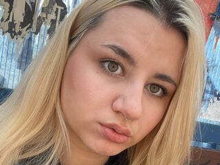 camslut topless BarbaraWellsmith