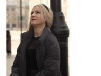 camgirl masturbating with sex toy CarinGoodwin