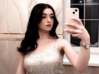 naked camgirl picture CarriMaclachlan