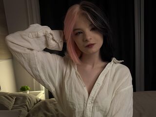 cam girl masturbating with vibrator ClaudineKrentz