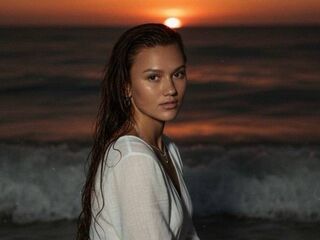 naked camgirl DelilahCoryea