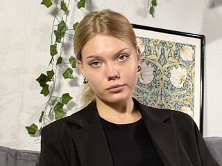 chat live cam DonellaAndra