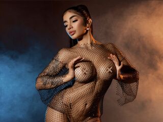 girl showing tits DonnaTaylor