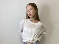 camslut showing pussy DortheyVath