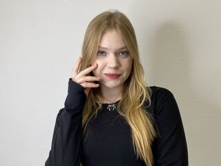 naked webcamgirl picture FrancieMcrenolds