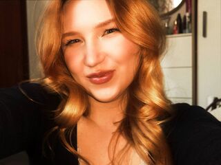 adult cam JenetteFolson