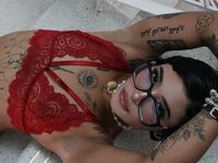 cam girl playing with vibrator JessiHilton