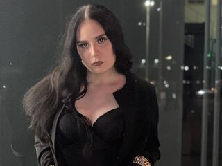 topless webcamgirl KelsiLowndes