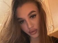 cam girl KyraVictorine