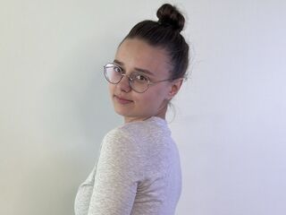 camwhore shaved pussy LarraineKaber