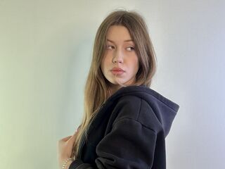 hot cam slut LeonilaKesling