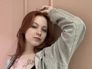 naughty cam girl fingering shaved pussy LindaBenne