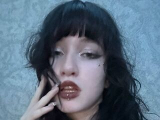 girl webcam LouisePerrish