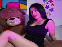 cam girl masturbating with sextoy LucyBake