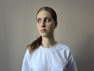 naked girl with webcam masturbating with dildo MaganPedaci