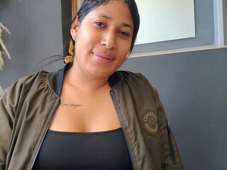 naughty cam girl masturbating with dildo MelanyTwist