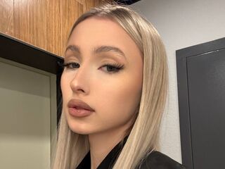 naked girl with webcam masturbating with sextoy MyongDegado