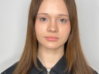 camgirl fingering bald pussy NaidaBrayton