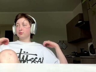 fingering cam slut PhyllisBigney