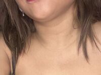 girl fingering shaved pussy QuinnSherly