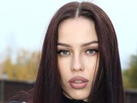 live webcam performer RandaEisenmann