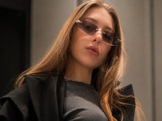 nude webcamgirl photo RosamondLaich