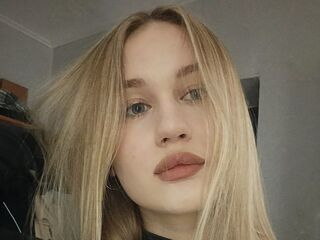 camwhore masturbating with vibrator SadieTandon