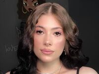 topless cam girl ShayneKuster