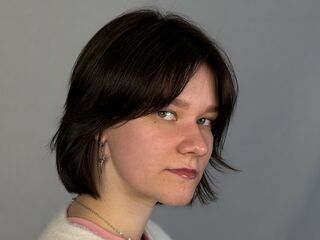 hot cam girl fingering shaved pussy ShiraTorstrick