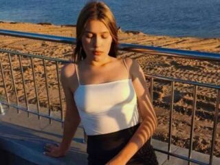 naughty cam SuziBarringer