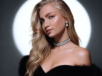 naked cam girl masturbating with vibrator TessaSterling