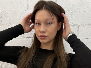 camwhore fingering shaved pussy ThaliaDiersen