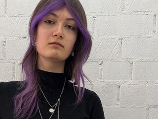 naked girl with webcam fingering pussy TieshaKresha