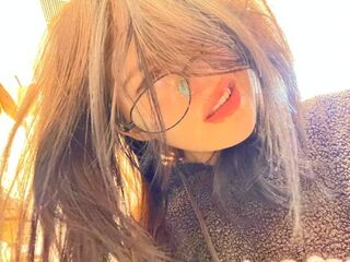 camgirl spreading pussy ToriTrevino